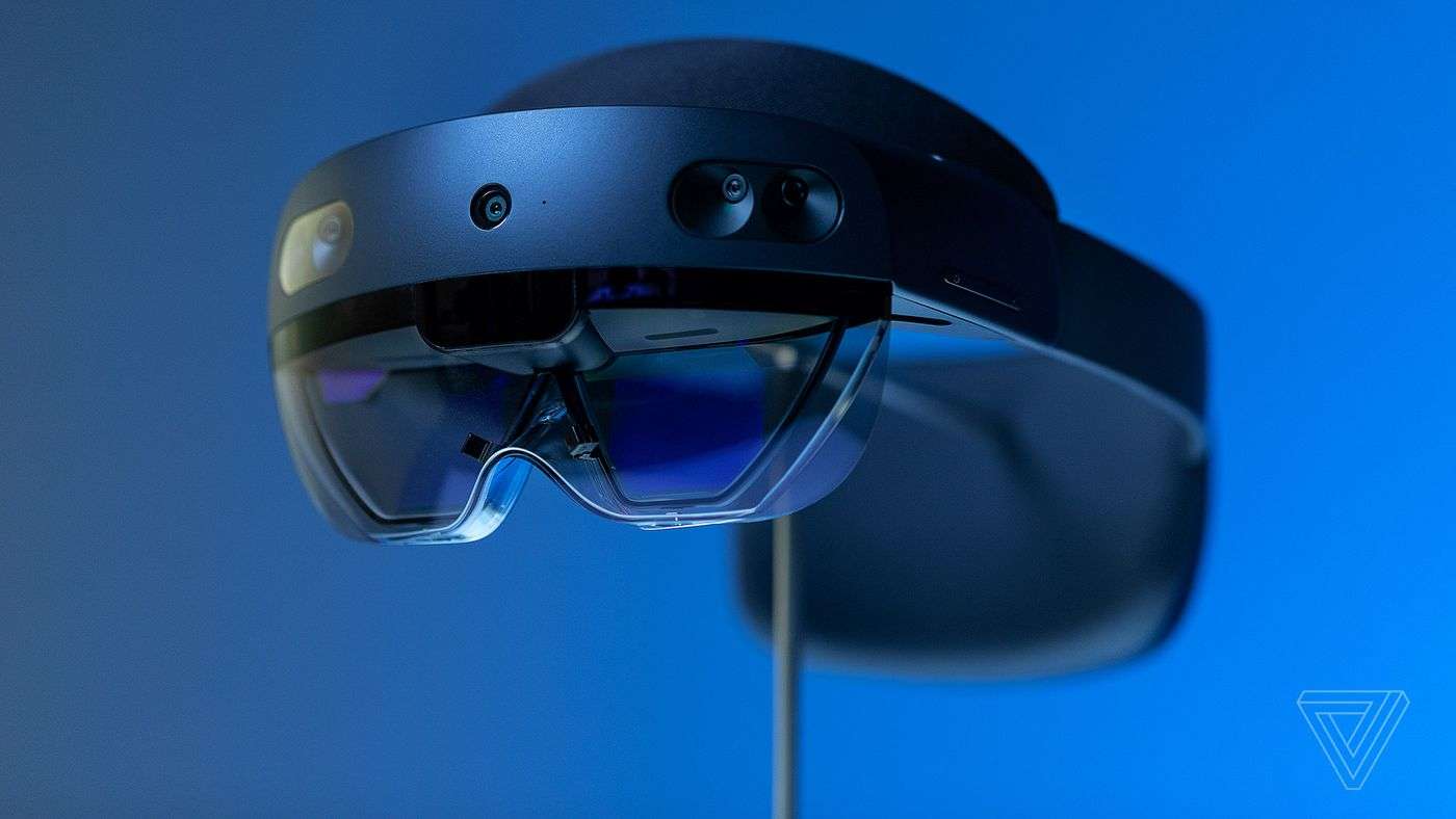 1. Microsoft HoloLens 2